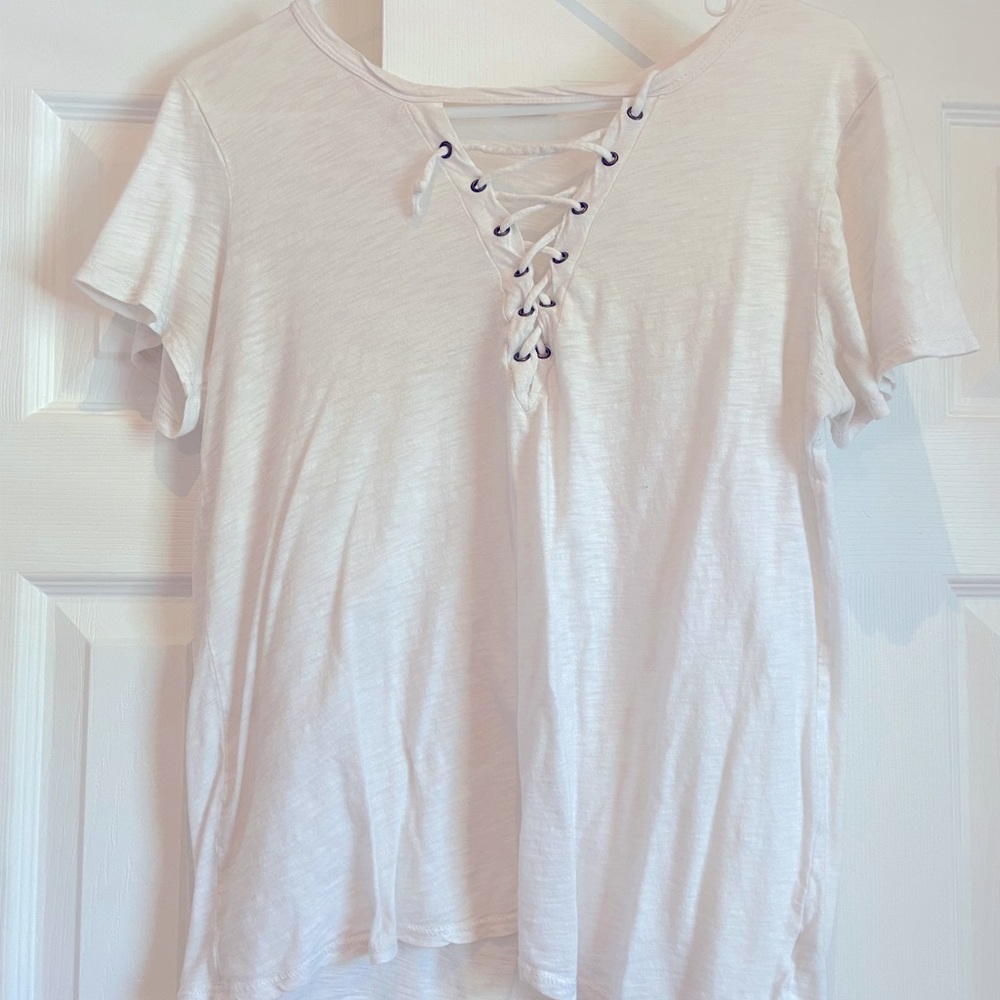 💖 White laced t-shirt